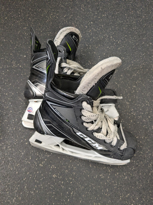 Vist Large View of Product Image Which is Used CCM RIBCORE 76K Intermediate Hockey Skate Intermediate 6.0