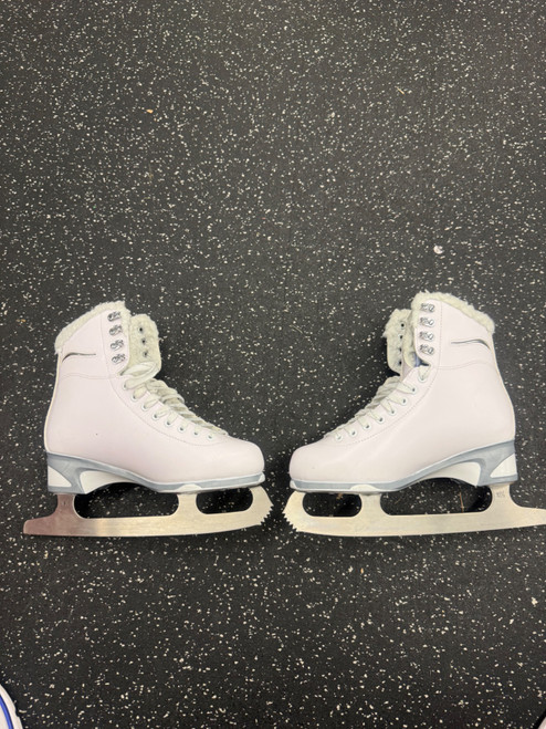 Vist Large View of Product Image Which is Used Jackson SOFT SKATE WomensFigure Skate White Senior 7
