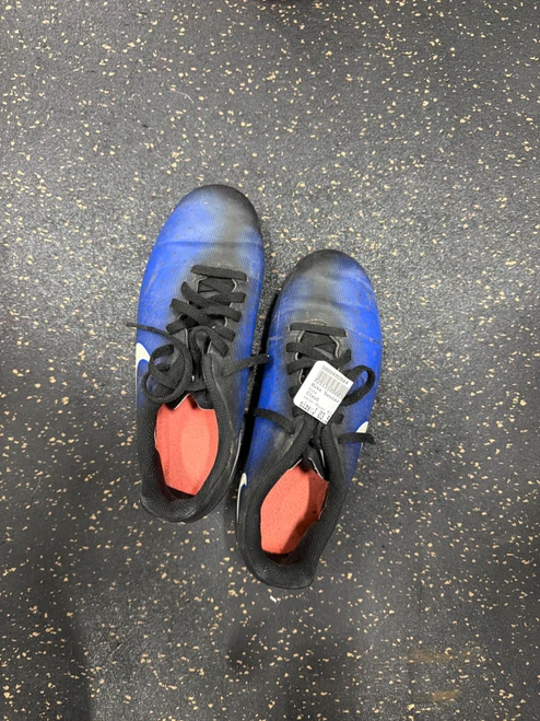 Vist Large View of Product Image Which is Used Nike Soccer Cleats Royal Blue Junior 03.5