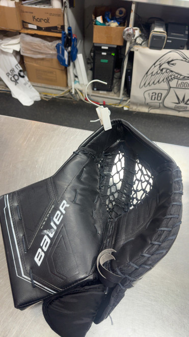 Vist Large View of Product Image Which is Used Bauer M5 PRO Senior Goalie Catcher Black