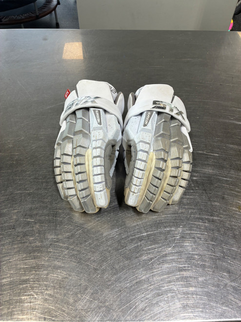Vist Large View of Product Image Which is Used STX CELL VI Lacrosse Shoulder Pads White LG