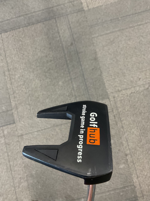 Vist Large View of Product Image Which is Used GOLF HUB STROKE GAME IN PROGRESS Mens Putter RH
