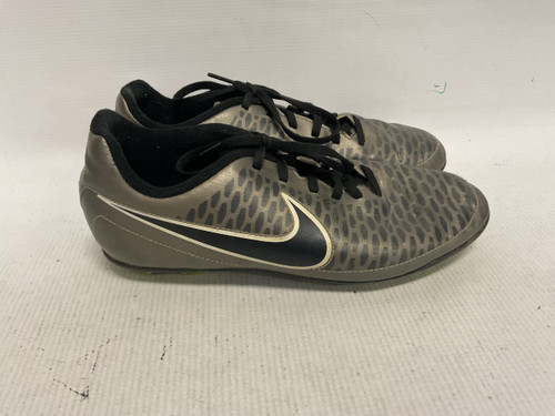 Vist Large View of Product Image Which is Used Nike Soccer Cleats Black And Grey Junior 06