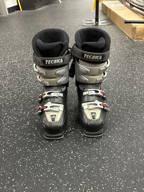 Vist Large View of Product Image Which is Used Tecnica ENTRYX 9 Mens DH Ski Boot Black 250 MP - M07 - W08