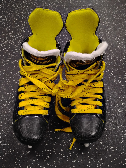 Vist Large View of Product Image Which is Used Bauer SUPREME 3S Youth Hockey Skate Youth 13.5