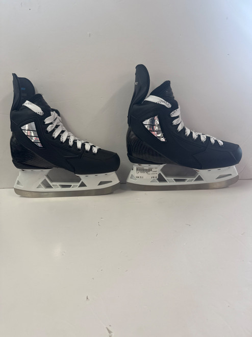 Vist Large View of Product Image Which is Used True CUSTOM PRO Intermediate Hockey Skate Intermediate 5.5
