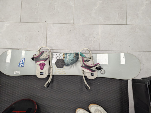 Vist Large View of Product Image Which is Used Burton CLASH SNOWBOARD Womens Board/Bindings Grey And Black 151 cm