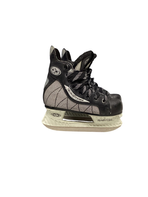 Vist Large View of Product Image Which is Used Easton UL Youth Hockey Skate Youth 12.0