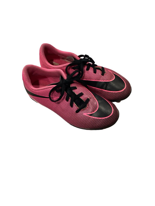 Vist Large View of Product Image Which is Used Nike PINK CLEATS Soccer Cleats Pink Junior 02.5