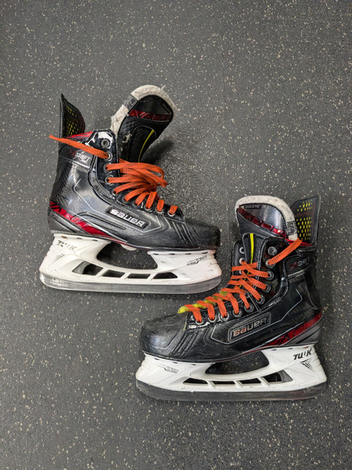 Vist Large View of Product Image Which is Used Bauer XSHIFT PRO Senior Hockey Skate Senior 7.5