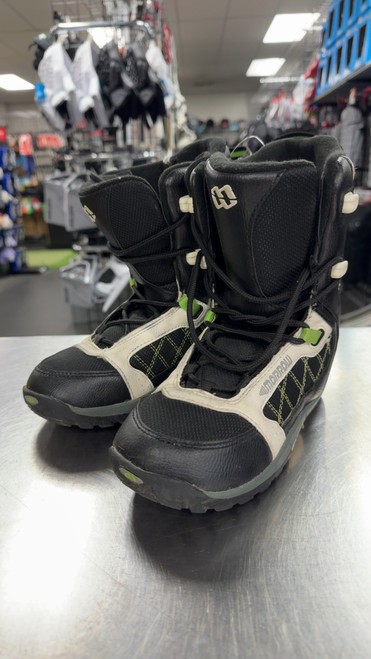 Vist Large View of Product Image Which is Used Morrow MORROW Boys Snowboard Boots Black Junior 05