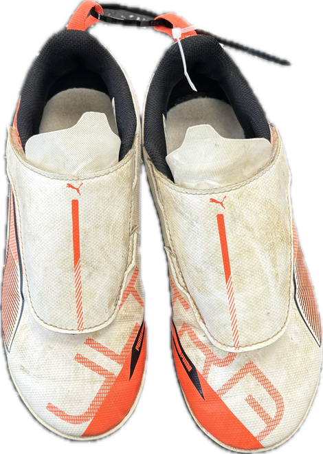 Vist Large View of Product Image Which is Used Puma ULTRA Soccer Cleats White And Coral Junior 01