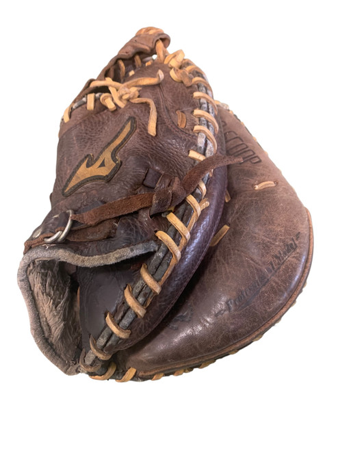 Vist Large View of Product Image Which is Used Mizuno BB/SB Catchers RH Throw Brown 33 1/2"