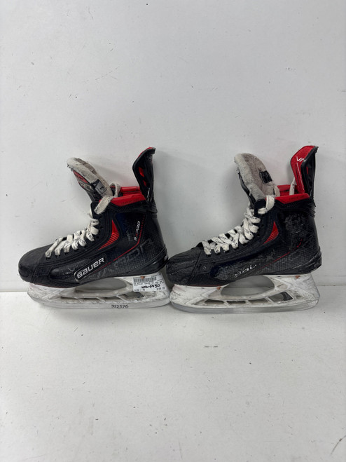 Vist Large View of Product Image Which is Used Bauer VAPOR 3X PRO Junior Hockey Skate Junior 03 (new= $550)