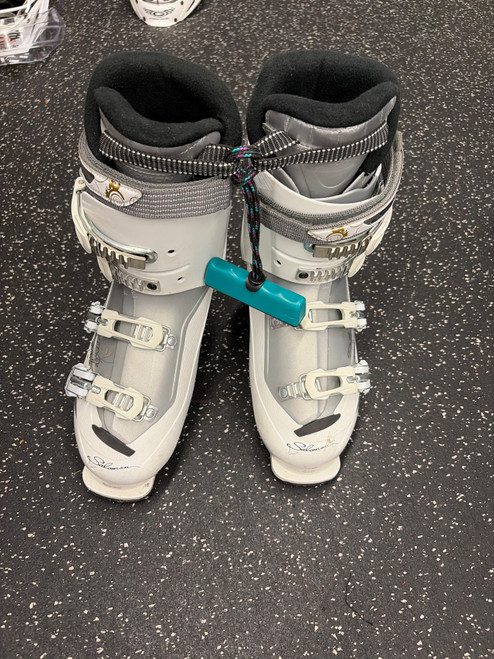 Vist Large View of Product Image Which is Used Salomon DIVINE MG Womens DH Ski Boot White 270 MP - M09 - W10