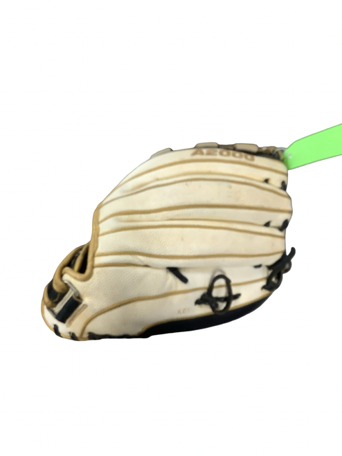 Vist Large View of Product Image Which is Used Wilson A2000 LHT 12.5 BB/SB Glove LH Throw White 12 1/2"