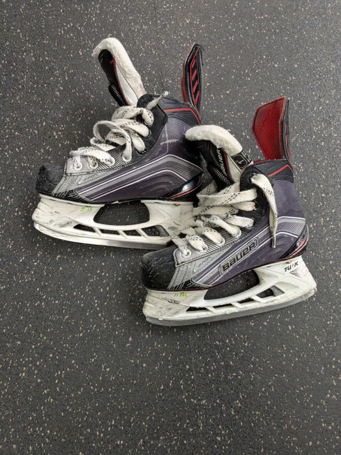 Vist Large View of Product Image Which is Used Bauer XVELOCITY Junior Hockey Skate Junior 01