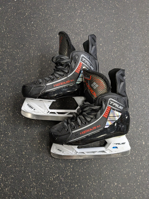 Vist Large View of Product Image Which is Used True HZRDUS 5X Intermediate Hockey Skate Intermediate 4.5