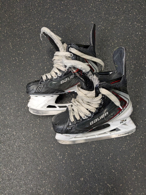 Vist Large View of Product Image Which is Used Bauer FLY 40 Junior Hockey Skate Junior 04