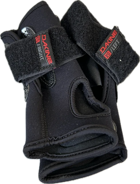 Vist Large View of Product Image Which is Used Dakine Snowboard Accessory