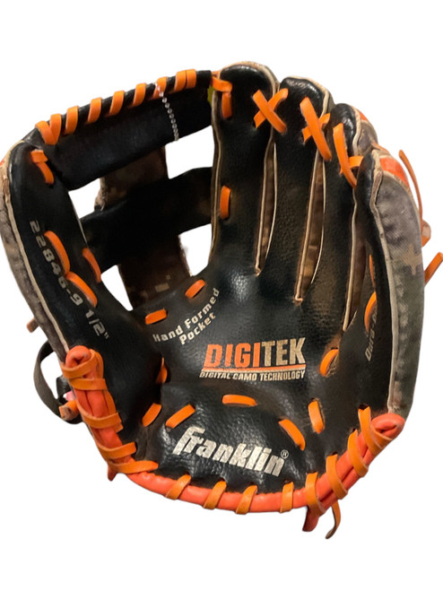 Vist Large View of Product Image Which is Used Franklin DIGITEK BB/SB Glove RH Throw Black 9 1/2"