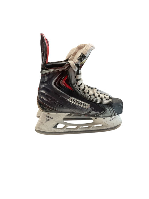 Vist Large View of Product Image Which is Used Bauer APXS SZ 5 Senior Hockey Skate Senior 5