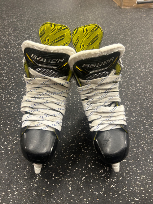 Vist Large View of Product Image Which is Used Bauer SUPREME ELITE Intermediate Hockey Skate Intermediate 6.0