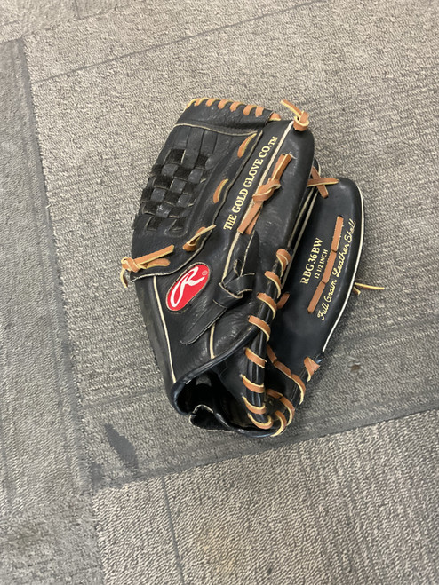 Vist Large View of Product Image Which is Used Rawlings RBG36BW BB/SB Glove RH Throw Black 12 1/2"