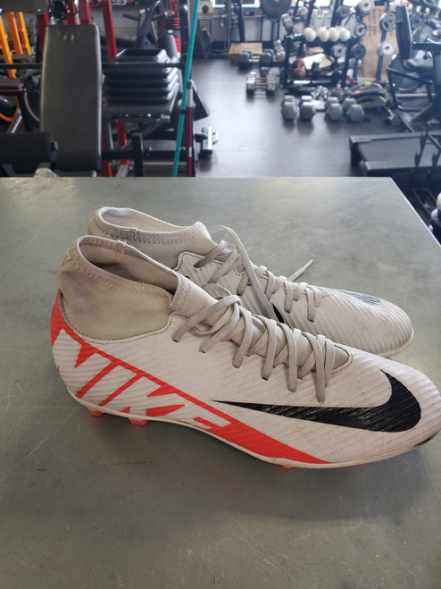 Vist Large View of Product Image Which is Used Nike MERCURIAL SZ 6.5 Soccer Cleats Grey Senior 6.5