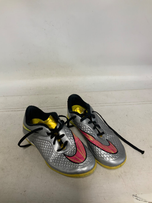 Vist Large View of Product Image Which is Used Nike Soccer Indoor Shoes Grey Junior 03