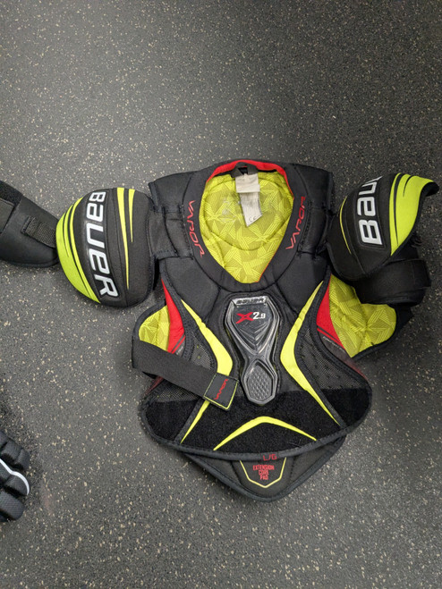 Vist Large View of Product Image Which is Used Bauer X2.9 Junior Shoulder Pads LG