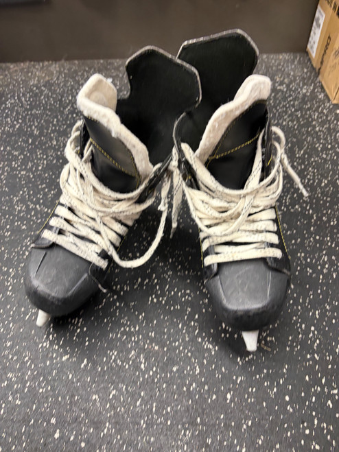 Vist Large View of Product Image Which is Used CCM TACKS 9040 Junior Hockey Skate Junior 04