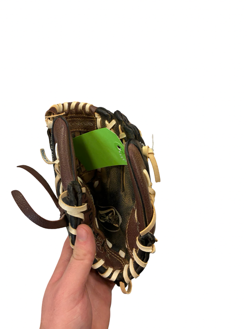 Vist Large View of Product Image Which is Used Rawlings PLAYERS SERIES BB/SB Glove RH Throw Brown 9"