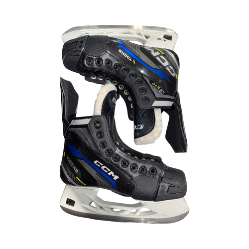 Vist Large View of Product Image Which is Used CCM TACKS AS 570 Junior Hockey Skate Junior 03