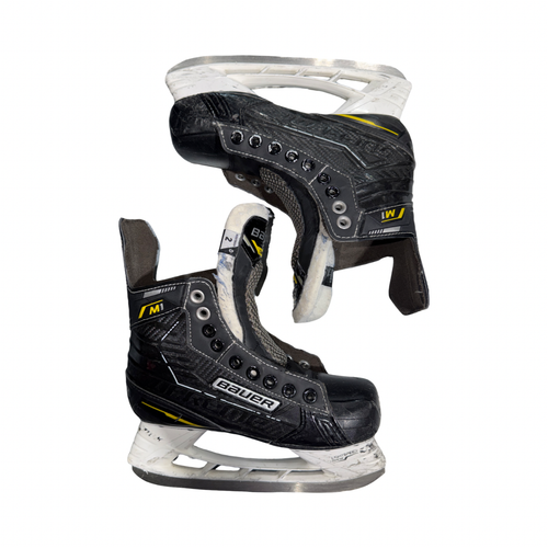 Vist Large View of Product Image Which is Used Bauer SUPREME M1 Junior Hockey Skate Junior 02
