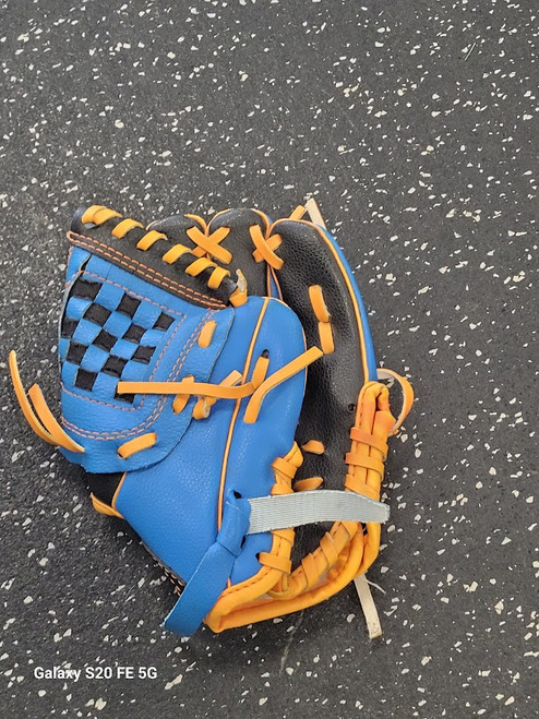 Vist Large View of Product Image Which is Used DICKS TBALL BB/SB Glove RH Throw Royal Blue 8"