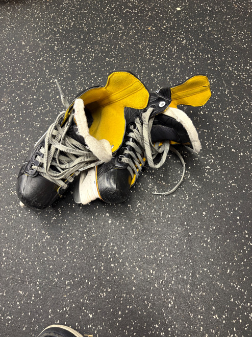 Vist Large View of Product Image Which is Used Bauer SUPREME S160 Junior Hockey Skate Junior 03.5