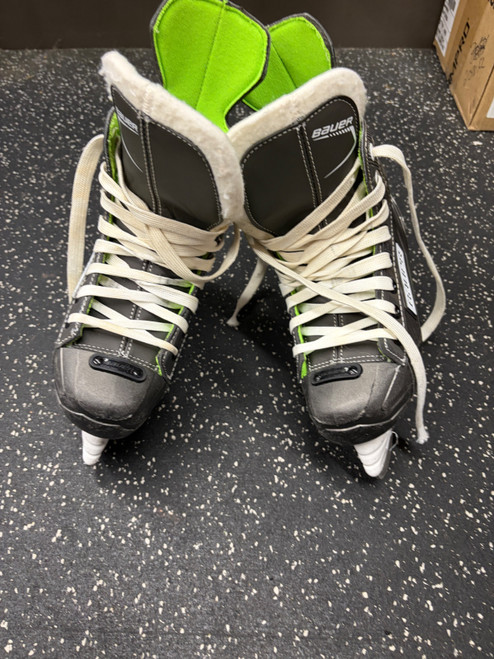 Vist Large View of Product Image Which is Used Bauer XLS Junior Hockey Skate Junior 03