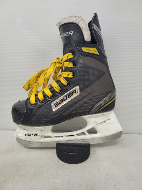 Vist Large View of Product Image Which is Used Bauer IMPACT Junior Hockey Skate Junior 01