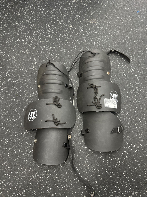 Vist Large View of Product Image Which is Used Warrior BOX ARM GUARD Lacrosse Arm Pads/Guards Black Senior