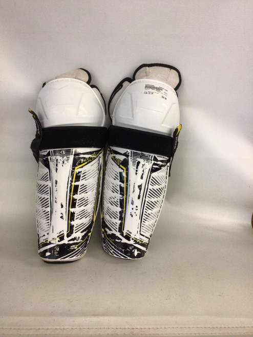 Vist Large View of Product Image Which is Used Tackla TAPE GROOVE Junior Shin Guards White And Black 13"