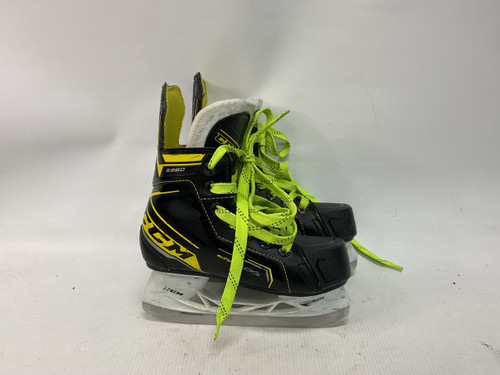 Vist Large View of Product Image Which is Used CCM SUPER TACKS Youth Hockey Skate Youth 12.5
