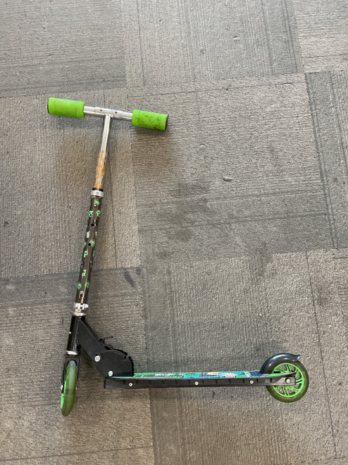 Vist Large View of Product Image Which is Used MINECRAFT SCOOTER Scooter Green