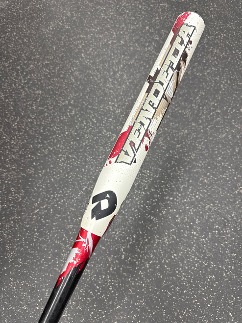 Vist Large View of Product Image Which is Used Demarini VENDETTA 33/21 -12 Fastpitch Bat 