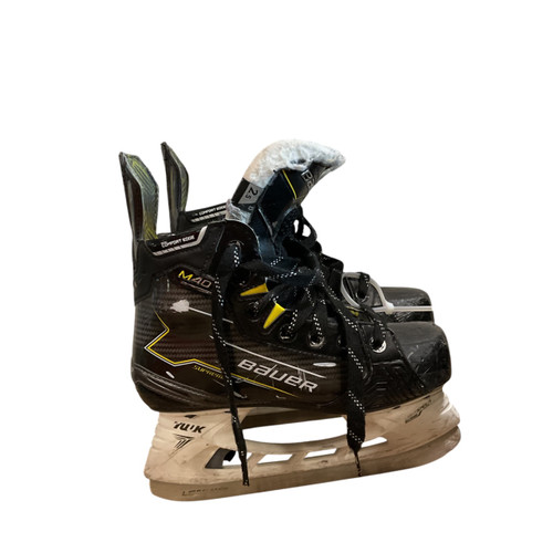 Vist Large View of Product Image Which is Used Bauer M40 Junior Hockey Skate Junior 02.5