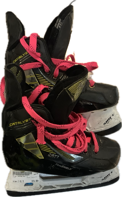 Vist Large View of Product Image Which is Used True CATALYST 7 Junior Hockey Skate Junior 01.5