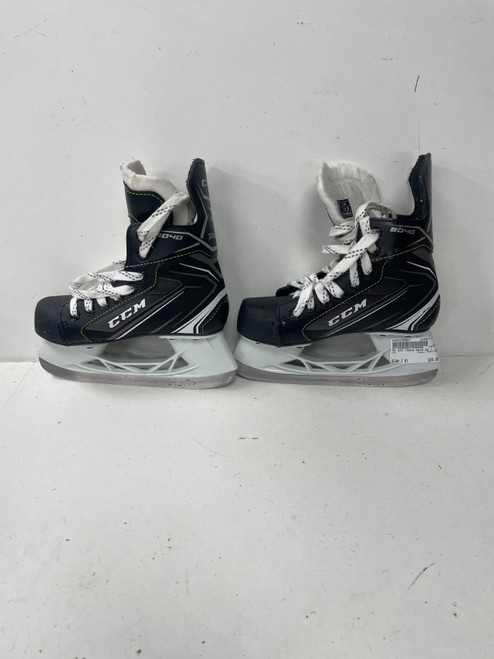 Vist Large View of Product Image Which is Used CCM TACKS 9040 Junior Hockey Skate Junior 01