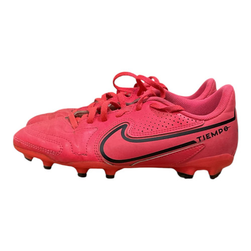 Vist Large View of Product Image Which is Used Nike Soccer Cleats Pink Junior 04