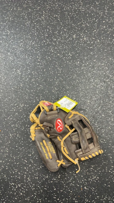 Vist Large View of Product Image Which is Used Rawlings PLAYERS SERIES BB/SB Glove RH Throw Grey 11 1/2"