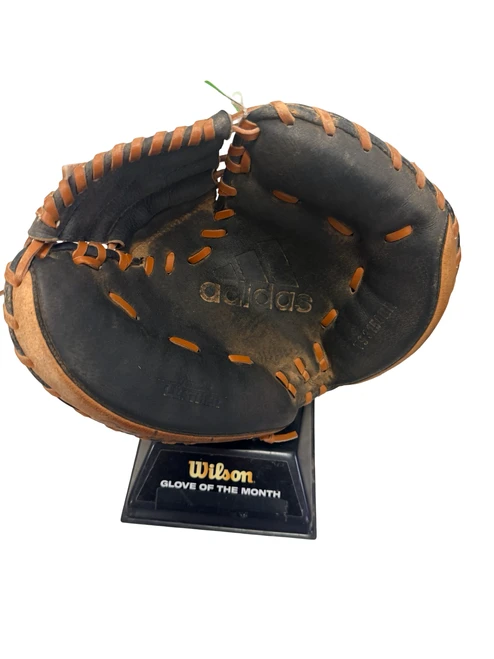 Vist Large View of Product Image Which is Used Adidas TS 3150BR Junior Baseball Catchers Mitt RH Throw Black 31 1/2"